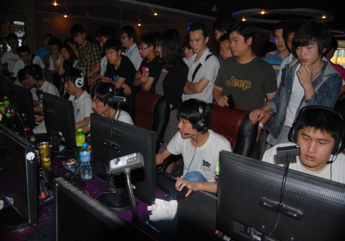 FaZe将对阵Liquid， FURIA Esports vs Astralis 争夺IEM科隆2025阶段2的名额